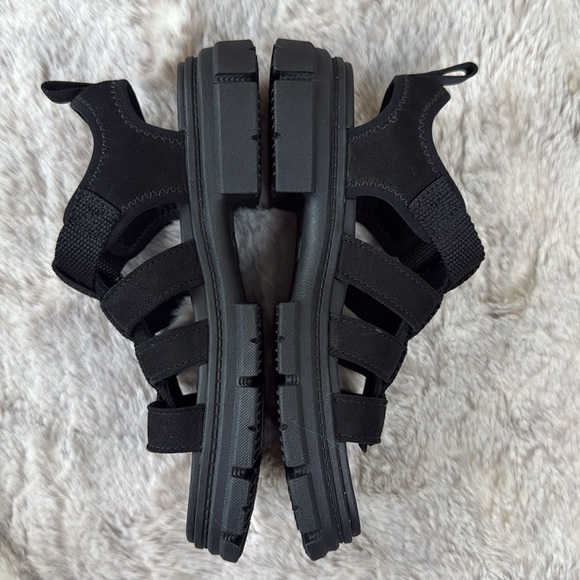 UGG | Ashton Sandal in Black, Size 2, NWT - Picture 10 of 16